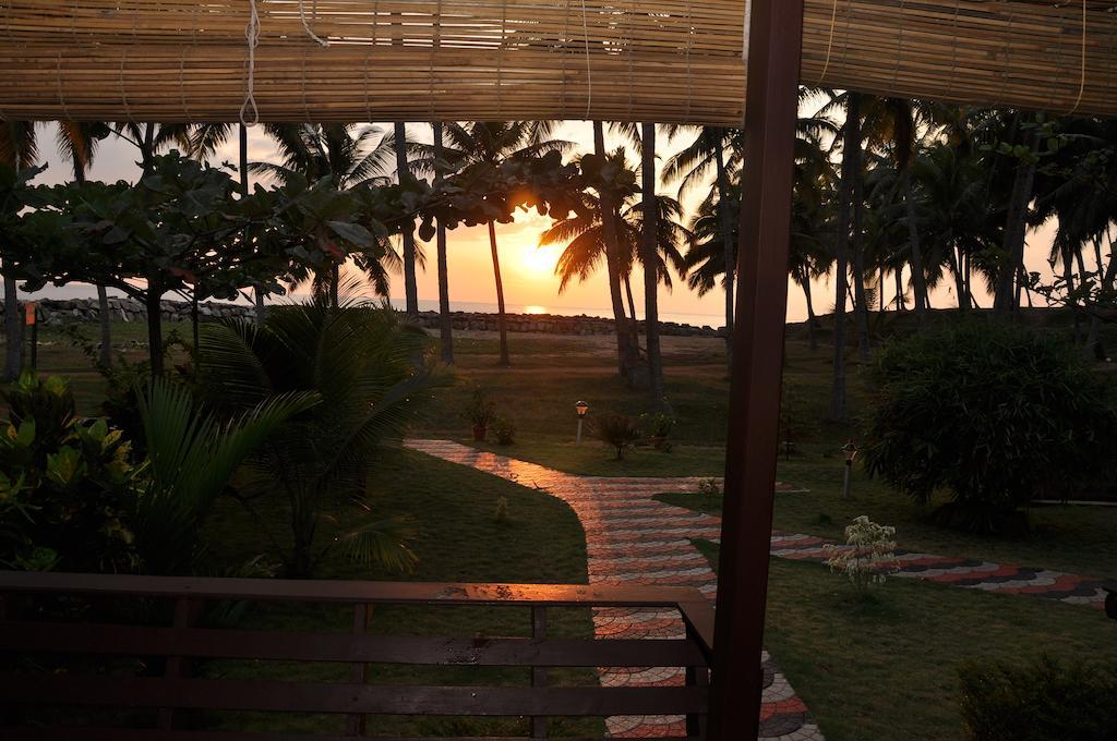 Maadathil Cottages Varkala Bilik gambar